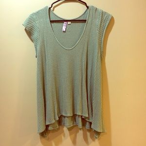 Green Top • L
